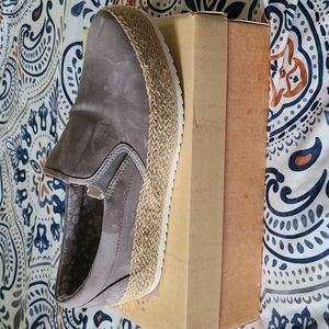 New in box - Very G Karina Lt Grey Slip On Shoes